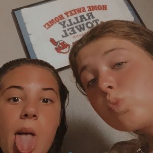 Meet your Posher, Chloe